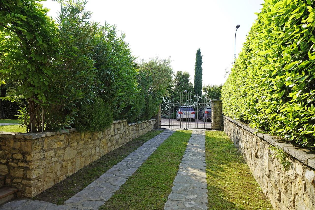 Villa Bouganville 托斯科拉诺-马德尔诺 外观 照片